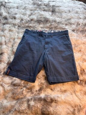 Vintage Y2K Airwalk Navy Flat-Front Men's Shorts